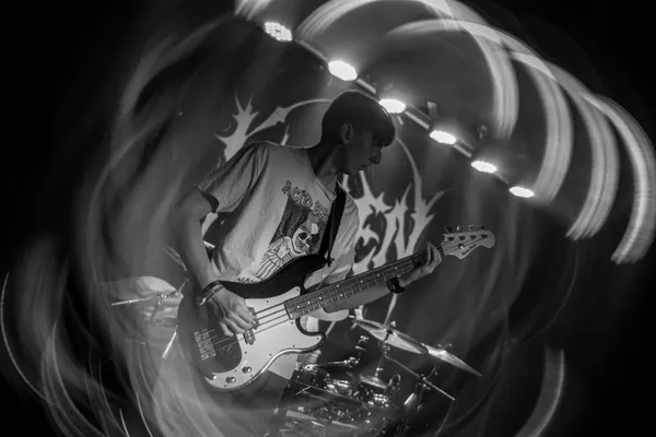 Distant Shadow - Galerie 14