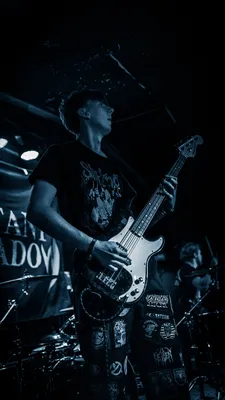 Distant Shadow - Galerie 15